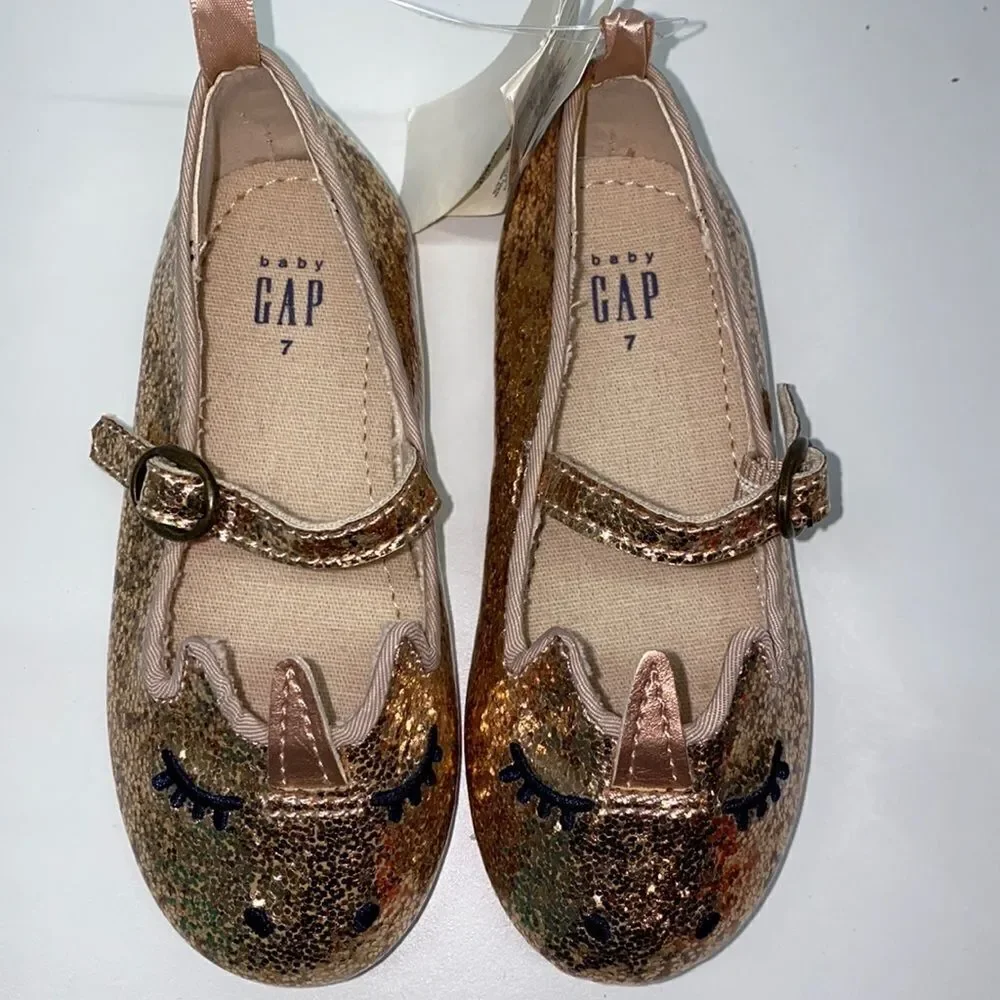 New ❤️ Gap girls shoes  (Sz 7 (200)